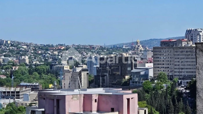 იყიდება 4 ოთახიანი ბინა საბურთალოზე, ფოტო 2 / 10