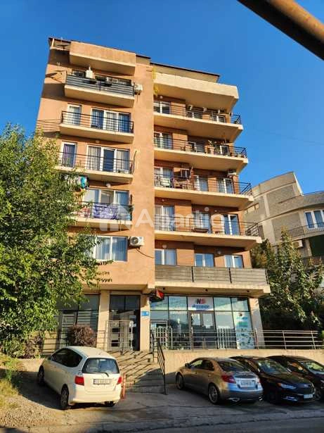 იყიდება 4 ოთახიანი ბინა საბურთალოზე, ფოტო 1 / 13