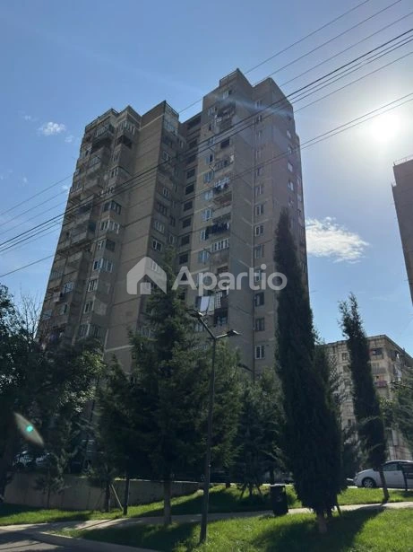 იყიდება 3 ოთახიანი ბინა სამგორში, ფოტო 1 / 5