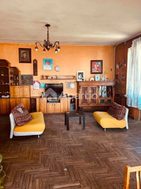 იყიდება 5 ოთახიანი ბინა საბურთალოზე, ფოტო 1 / 10