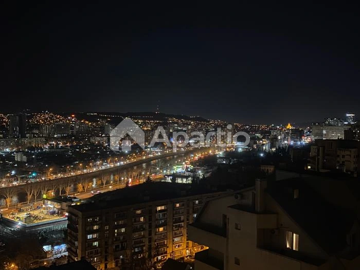 იყიდება 4 ოთახიანი ბინა საბურთალოზე, ფოტო 1 / 14