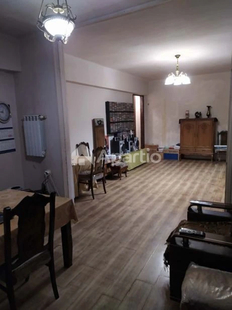 იყიდება 4 ოთახიანი ბინა საბურთალოზე, ფოტო 2 / 15