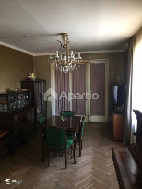 იყიდება 3 ოთახიანი ბინა საბურთალოზე, ფოტო 1 / 4