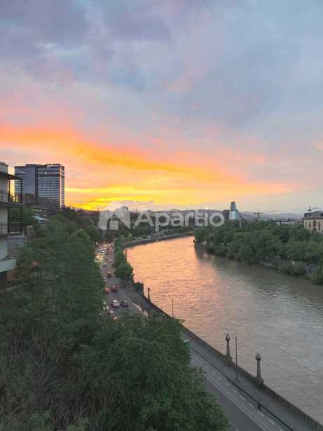 4-room apartment for sale in Mtatsminda, Photo 1 of 15