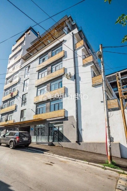 იყიდება 3 ოთახიანი ბინა საბურთალოზე, ფოტო 1 / 10