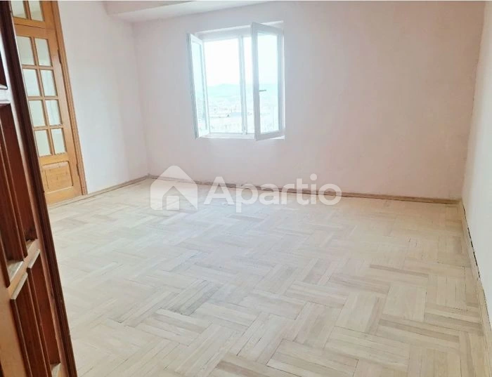 იყიდება 3 ოთახიანი ბინა გლდანში, ფოტო 1 / 6