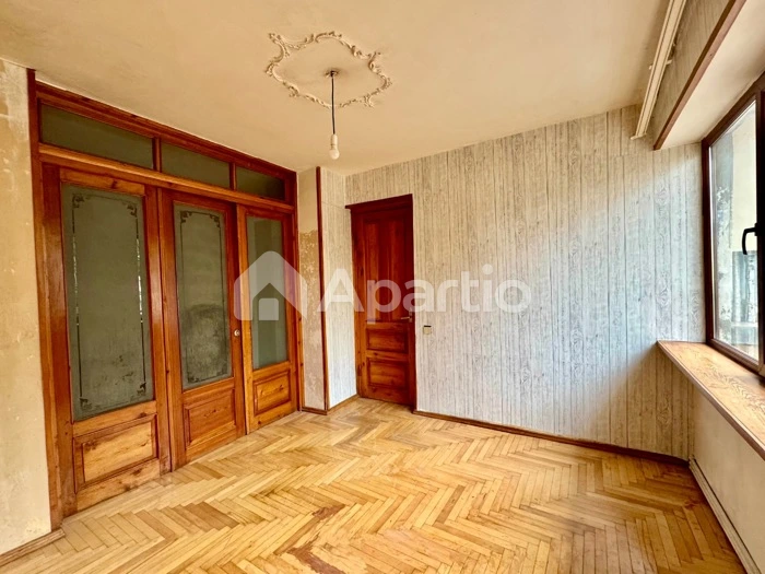 იყიდება 4 ოთახიანი ბინა საბურთალოზე, ფოტო 2 / 15