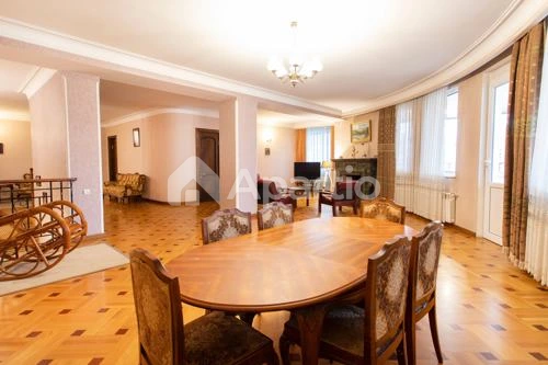 6-room apartment for sale in Saburtalo, Photo 1 of 12